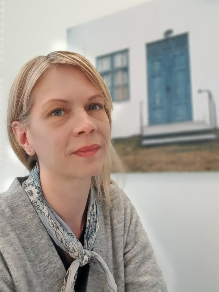 Porträttbild på Karolina Hedström.