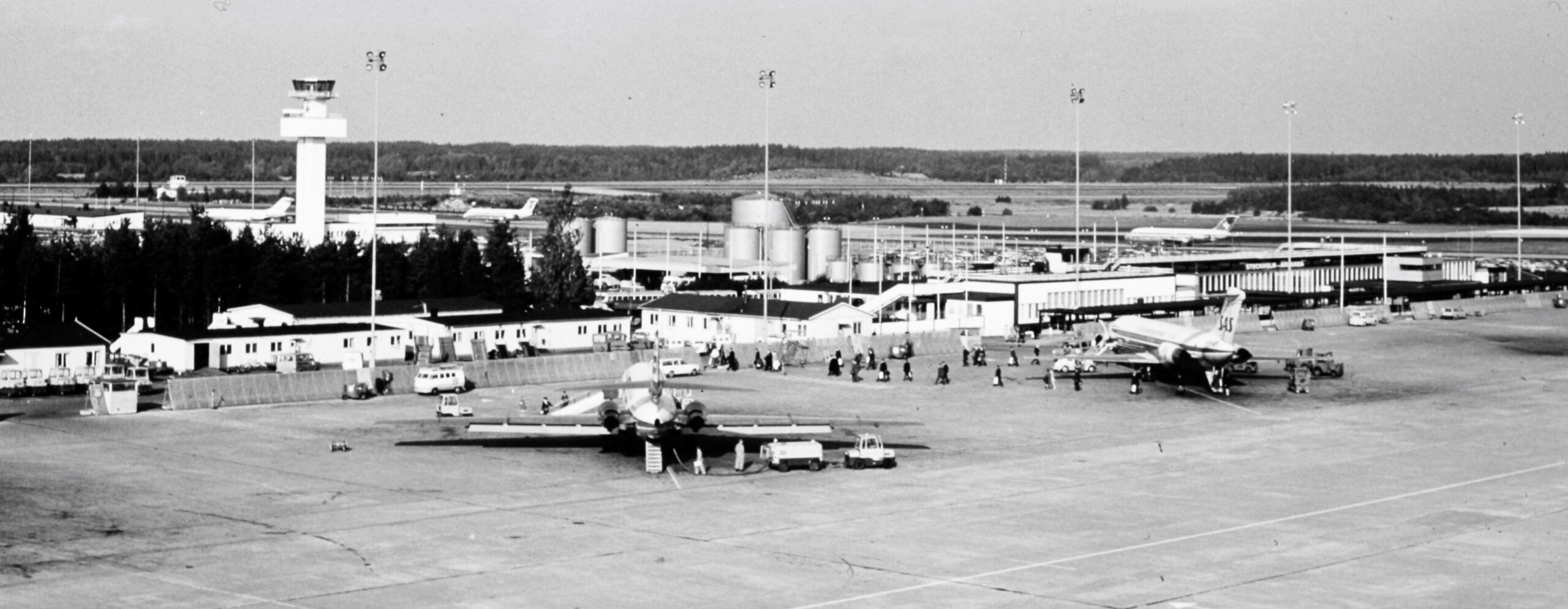 Svartvit bild av flygfält